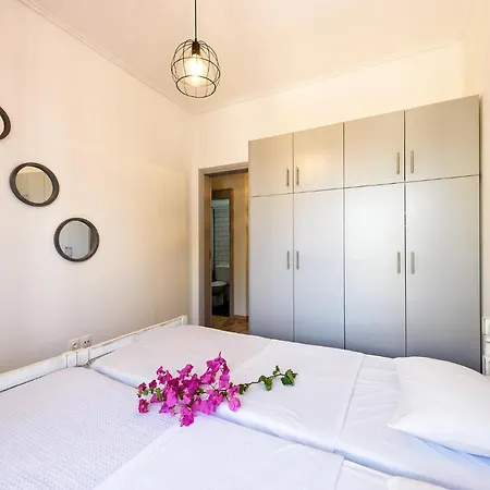 شقة Ragoussis Beachfront House
