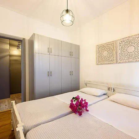 Ragoussis Beachfront House Apartamento *