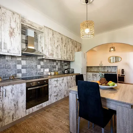 Ragoussis Beachfront House Apartamento Páros